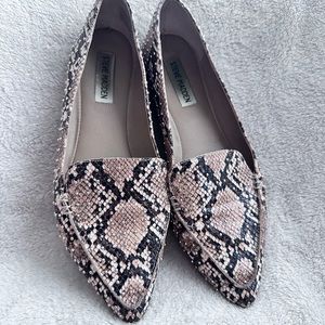 Steve Madden studded Snakeskin Flats, size 8.5
